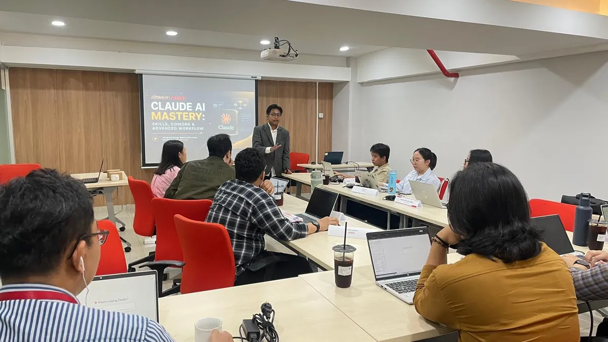 Andi Syahrul memandu sesi Claude AI Mastery untuk tim IT PT Astra Honda Motor